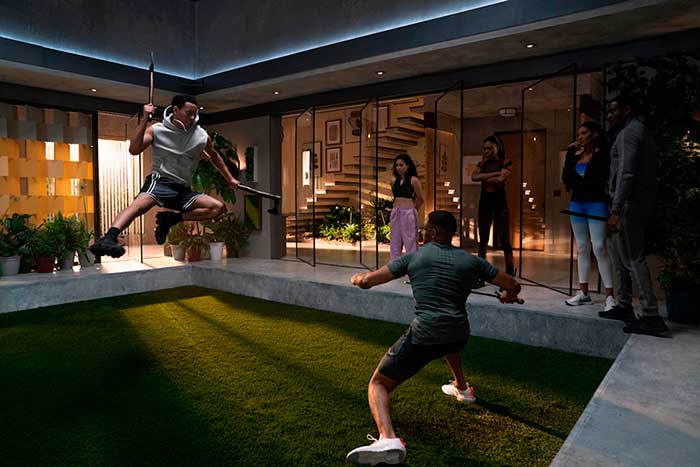 La familia de Calliope entrenando para matar vampiros.