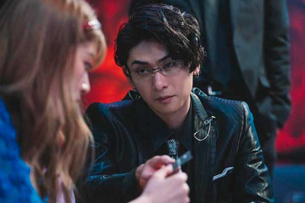 Yuri y Toshiomi Ouya primer encuentro.