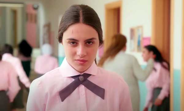 Mariam planeando su venganza-Escuela para señoritas Al rawabi.