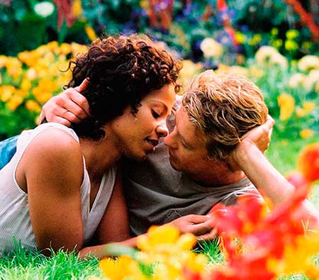 Escena entre Brian y Kenya.