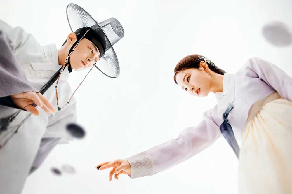 Captivating the king-Jo Jung Suk y Shin Sae Kyeong 